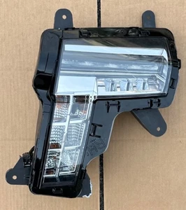 OEM | Turn Signal Lamp Assembly Right Side Fits 2015-2020 Escalade GM 19434111 - Picture 1 of 5