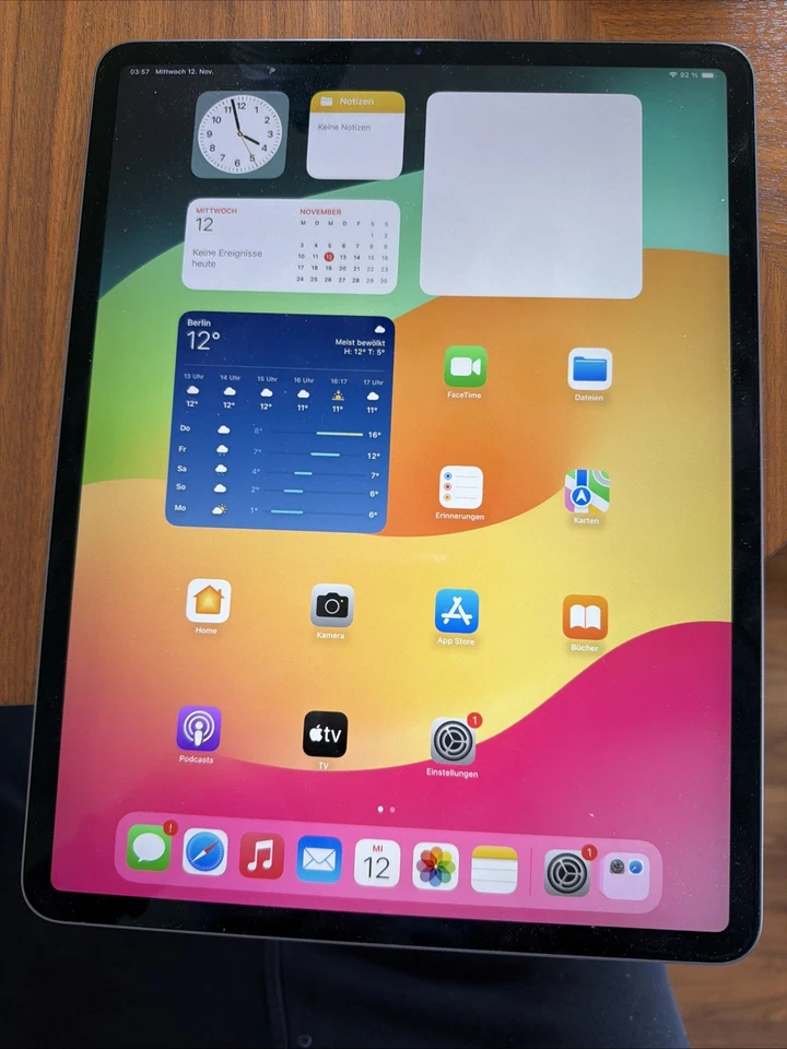 Apple iPad Pro 3. Gen 64GB, Wi-Fi, 12,9 Zoll - Silber - Bild 1 von 2