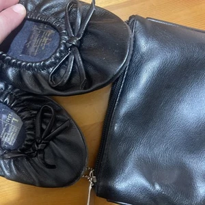 Sidekicks 8,5-9,5 Ballerinas Leder mit Tragetasche Schleifen extra flache Schuhe - Bild 1 von 7