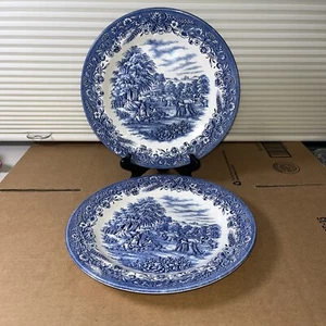 G349~ Set di 2 piatti vintage Churchill Currier & Ives Blue Harvest 10" - Foto 1 di 5