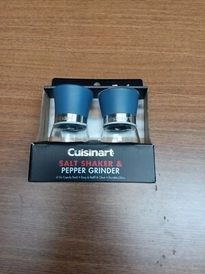 Juego de salero y pimienta Cuisinart gris y vidrio grandes tiene capacidad para 6 oz cada uno Foto 1 de 3