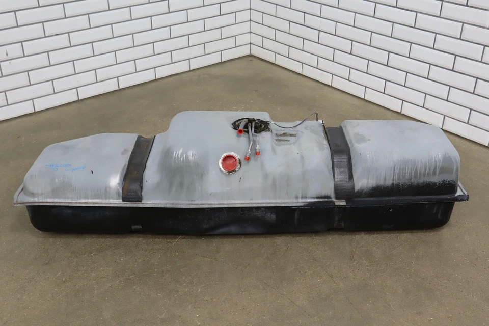 1993 Chevy K2500 GMT400 6.5L Turbo Diesel 25 Gallon Fuel Tank with Sender OEM - Изображение 1 из 4