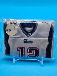 2005 UD Mini Trikot Kollektion New England Patriots weiß #12 Tom Brady The GOAT - Bild 1 von 4