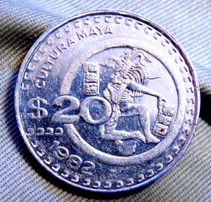 1982 Mexico 20 Pesos Coin BU UNC - Picture 1 of 2