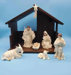 Belleek Living Nativity Collection Full Set Porcelain IRELAND - Picture 1 of 7