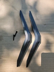 TCL 50S455 55S455 55S41 TV STANDBEINE mit 2 SCHRAUBEN GEBRAUCHT 40105-000077 A00401-0 - Bild 1 von 2