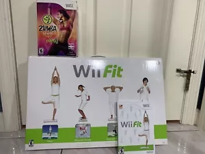 Nintendo Wii Fit Bundle mit Balance Board, Wii Fit Spiel, Zumba Fitness mit Gürtel - Bild 1 von 7