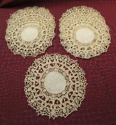Tapetes de coquetel antigos 7 redondos ecru crochê renda bordas linho excelente j108 - Imagem 1 de 3