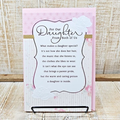 Tarjeta de felicitación de cumpleaños Hallmark para hija de ambos rosa blanco floral Foto 1 de 4