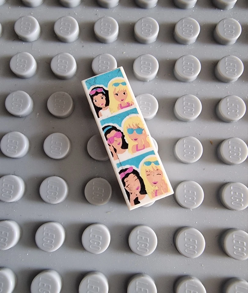 Lego Fliese weiß 1x3 bedruckt Friends Mädchen Paßfotos 63864pb029 41058 P28 - Bild 1 von 1