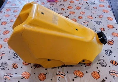 Оригинальный бензобак резервуар бензобак 96-2000 Suzuki RM 125 RM125 с крышкой - Изображение 1 из 4