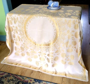BEAUTIFUL LARGE VINTAGE DAMASK TABLE CLOTH GOLD SATEEN CHRYSANTHEMUMS 54" x 52" - Picture 1 of 7