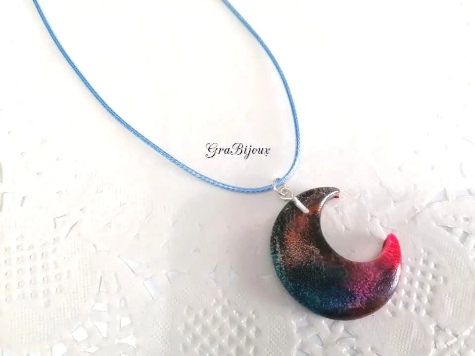 Collana ciondolo resina luna effetto sfumato multicolor - Immagine 1 di 1