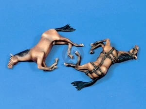 Verlinden 1/35 Dead Horses Lying on Ground (2 horses, 1 w/Harness & 1 Bare) 663 - Picture 1 of 1