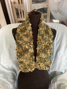 Child’s Hand Knit Green “PomPom” Scarf-NEW - Picture 1 of 2