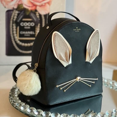 MOCHILA CONEJO HOP TO IT coleccionable Kate Spade New York Foto 1 de 4
