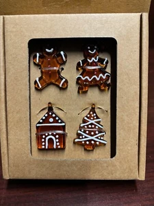 NEW Pottery Barn Gingerbread Icon Wine Charms Mr & Mrs, Christmas Tree House NIB - Picture 1 of 4