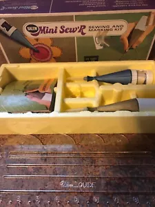 Kit da cucire e marcatura SALEM Mini Sew'R vintage - Foto 1 di 5
