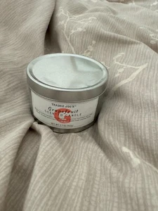 Trader Joes Candle 5,7 Unzen Sojawachsmischung Blechkerze - BRANDNEU - GRAPEFRUIT - Bild 1 von 1