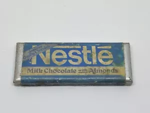 Small NESTLE Milk Chocolate with Almonds Candy Bar MAGNET Vintage - Picture 1 of 1