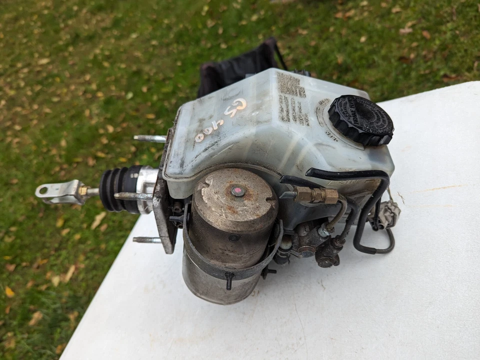 LEXUS GS300 GS400 GS430 ABS REFUERZO DE FRENO BOMBA CILINDRO MAESTRO OEM (1998_2005) Foto 1 de 4