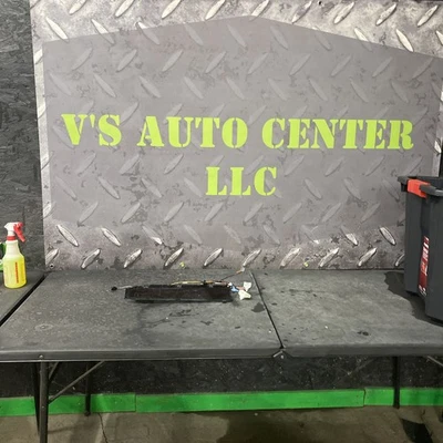 2005 Toyota Prius Speedometer Odometer Instrument Cluster Display cover - Image 1 of 4