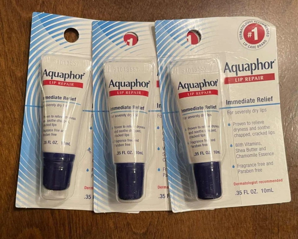 Tubo de ungüento reparador de labios Aquaphor alivio inmediato - 0,35 oz, paquete de 3 Foto 1 de 1