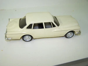 60 Plymouth Valiant 1/25 AMT n JoHan MPC Hubley PMC very clean Oyster White - Picture 1 of 6