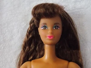 2021 Akt Barbie Puppe Rückspulen 80er Jahre Edition Night Out Gelenkarme & Hände - Bild 1 von 3