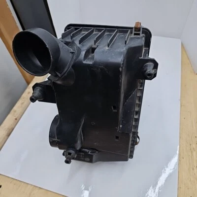 2007 - 2012 MAZDA CX7 Air Filter Box and Housing Assembly 2.3L Turbo G - Image 1 of 4