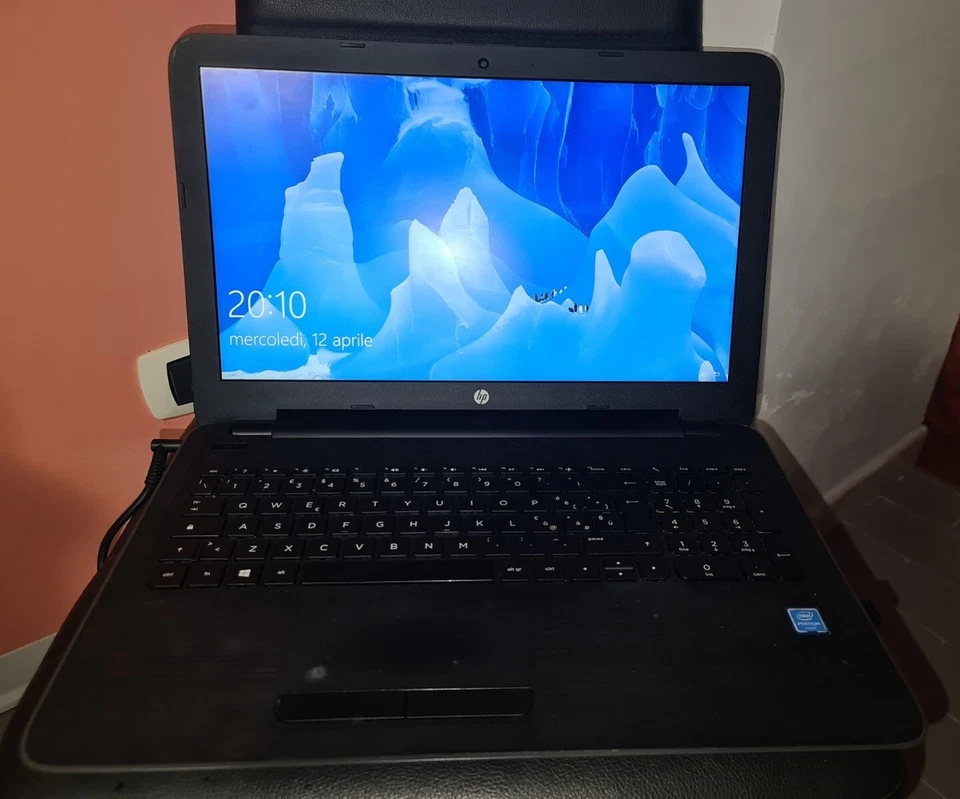 PORTATILE  HP 250 G5(COME NUOVO):(Unico Feedback Negativo Messo Ingiustamente!) - Immagine 1 di 4
