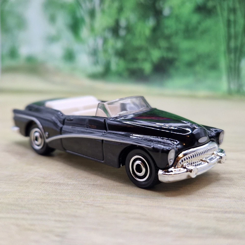 Matchbox  '53 Buick Skylark Diecast Model Car 1/64 (59) Excellent Condition - Image 1 of 4