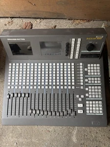 Graham-Patten D/ESAM 8000 8 Bus Digital Edit Suite Audio Mixer - Afbeelding 1 van 3