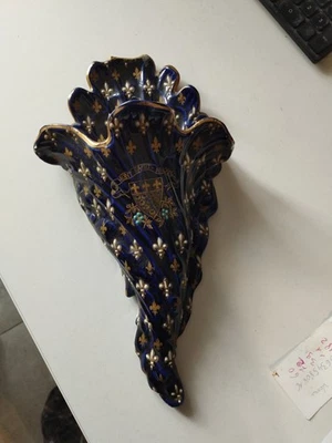 Bouquetière 19eme en faïence de Gien bleu de four décor fleurs de lys  - Photo 1/4