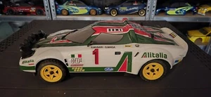 TAMIYA 1/10 RALLY LEGENDS 1/10 LANCIA STRATOS Completa - Foto 1 di 5