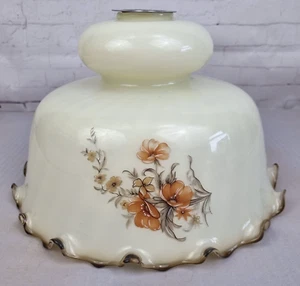 Grande paralume vintage in vetro panna con disegno floreale bordo arricciato - Foto 1 di 24