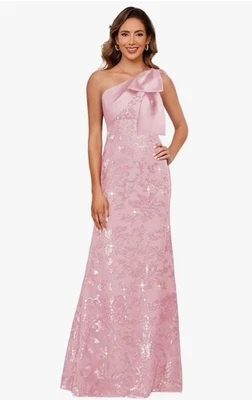 Vestido rosa con cordones para invitada de boda  Foto 1 de 4