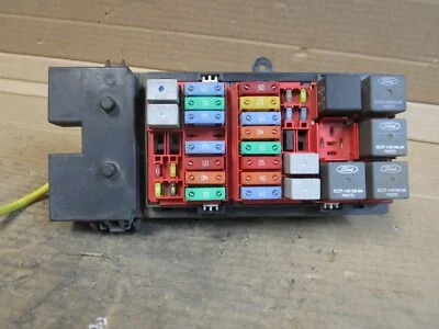 05 06 07 08 Ford E150 E250 Engine Fuse Box Relay Junction Block Panel 2005-2008 - Image 1 of 4
