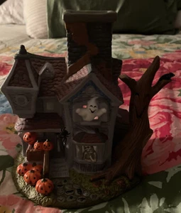 Partylite Ghostly Tealight House P7862 - Picture 1 of 4