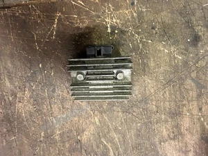 KAWASAKI Z750/GPZ750 REGULATOR RECTIFIER REF2 - Picture 1 of 5