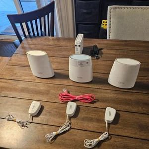 Orbi RBK43 RBR40/RBS40 3Pack TriBand Home Mesh WiFi + ARRIS SB8200 Modem - Bild 1 von 6