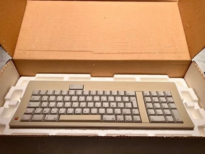 Vintage Apple Keyboard-1987-Original Boxed-Super Rare-Very Good Condition-Beige - Picture 1 of 5