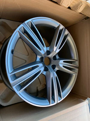 Audi OEM wheel 20 x 8.5  ET45 2012-2018 S-Line A6 S6 4G0 071 490 4EE  - Image 1 of 4