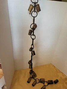 VERY VINTAGE! Hand Wrought Metal Primitive Bells & Chain w/ Twisted Spacers- 41" - Foto 1 di 9