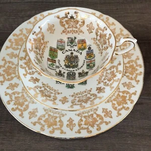 Paragon Tea Trio features Canadian Coats of Arms and Emblems - Picture 1 of 10