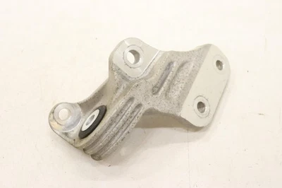 GMC TERRAIN 2018-2025 AWD transmisión automática soporte de soporte OEM 84147063 Foto 1 de 4