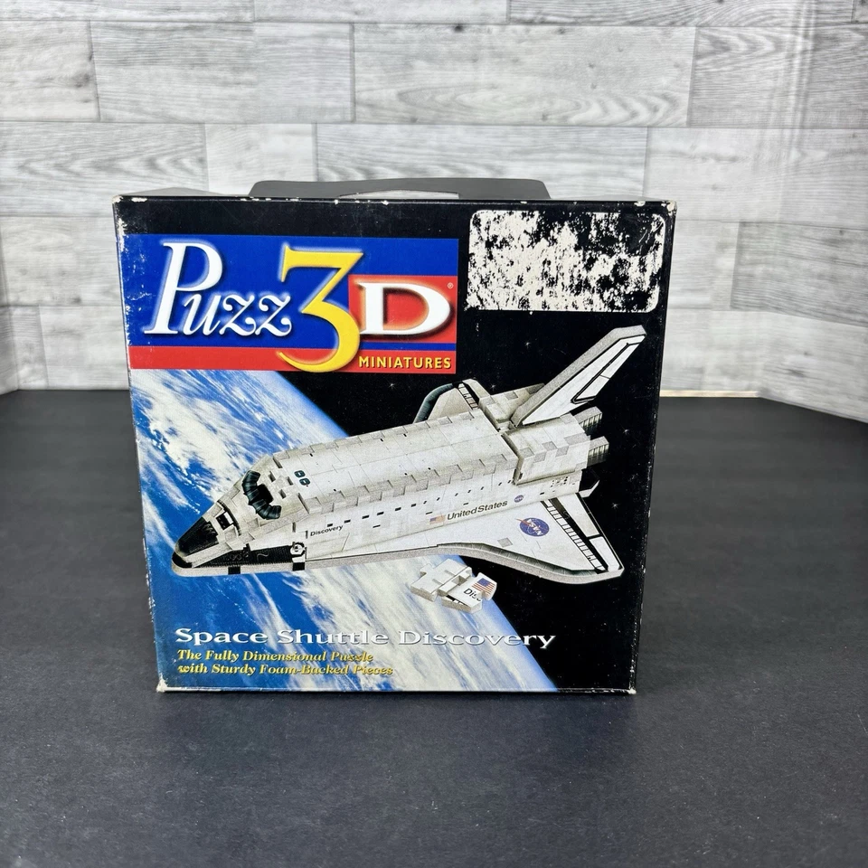 Vintage Space Shuttle Discovery 3D Mini Jigsaw Puzzle Made by Wrebbit Puzz-3D - Image 1 of 4