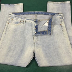 Levi’s 501 Men’s Jeans 36x29 Button Fly Light Wash Nice Fade - Picture 1 of 10