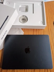 Apple MacBook Air 13 in 2022 Midnight/Apple M2 3.49 GHz, 256 GB 8 GB 8-Core - Picture 1 of 14