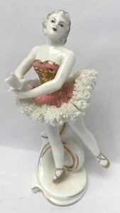 BONE CHINA VINTAGE PORCELAIN YOUNG BALLERINA FIGURINE GOLD TRIM FINE DETAILS - Picture 1 of 21